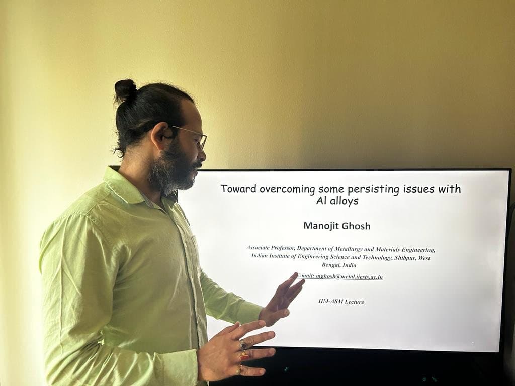 Prof. Manojit Ghosh presenting an IIM–ASM lecture on aluminium alloys